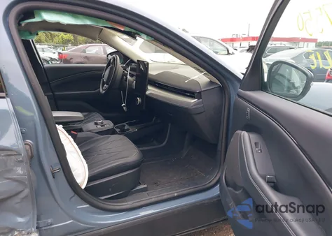 2023 Ford Mustang Mach-E California Route 1 z USA, uszkodzony, nr VIN 3FMTK2SU3PMA68802